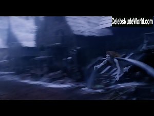 Josie Maran Sexy scene in Van Helsing (2004) 16
