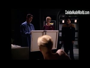 Jeri Ryan Explicit , Nude scene in Star Trek: Voyager (1995-2001) 12