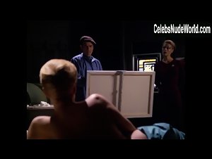 Jeri Ryan Explicit , Nude scene in Star Trek: Voyager (1995-2001) 7