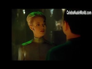 Jeri Ryan Posing , Sexy Butt scene in Star Trek: Voyager (1995-2001) 12