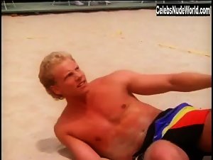 Jennie Garth bikini, Sexy scene in Beverly Hills, 90210 (1990-2000) 18
