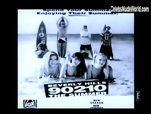 Jennie Garth bikini, Sexy scene in E! True Hollywood Story (1996-2006) 8