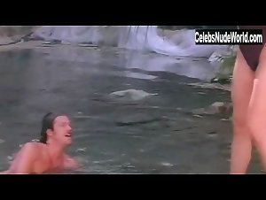 Jeri Ryan Sexy scene in The Last Man (2000) 20