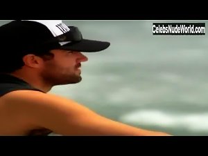 Kristin Cavallari bikini, Sexy scene in The Hills (2006-2010) 18