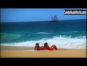 Kristin Cavallari bikini, Sexy scene in Laguna Beach (2004-2005) 13
