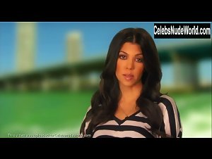 Kim Kardashian, Kourtney Kardashian Sexy, bikini scene in Kourtney & Khloé Take Miami (2009-2013) 10