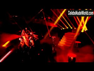 Kesha Rose Sebert bush, Nude scene in The Graham Norton Show (2012-2016) 12