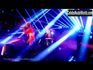 Kesha Rose Sebert bush, Nude scene in The Graham Norton Show (2012-2016) 20