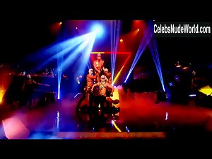 Kesha Rose Sebert bush, Nude scene in The Graham Norton Show (2012-2016) 6