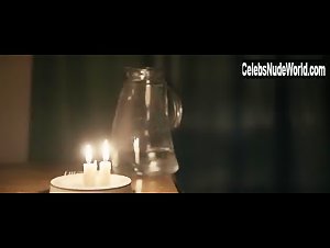 Nergis Ozturk in Yeralti (2012) 3