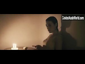 Nergis Ozturk in Yeralti (2012) 8
