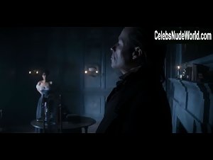 Vinette Robinson in A Christmas Carol (2019) 16