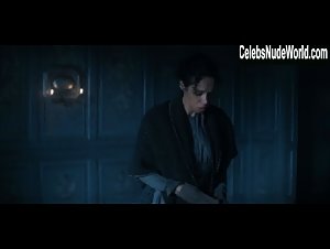 Vinette Robinson in A Christmas Carol (2019) 3