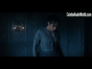 Vinette Robinson in A Christmas Carol (2019) 6