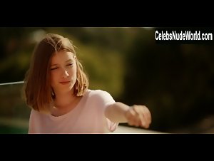 Berta Galo in El nudo (series) (2019) 3