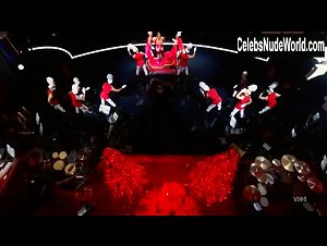 Mariah Carey Sexy scene in Divas Holiday: Unsilent Night (2016) 12