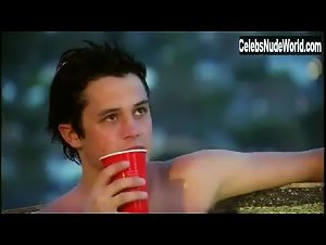 Lauren Conrad Tell Blonde , Bouncing boobs scene in Laguna Beach (2004-2005) 9