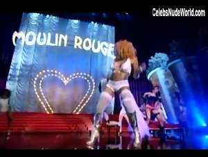 Lil' Kim Sexy scene in MTV Movie Awards (2001-2016) 18