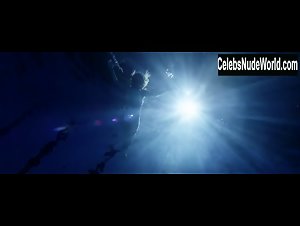 Adele Exarchopoulos Smoking , Hot in Toys: Fire (music video) (2015) 15