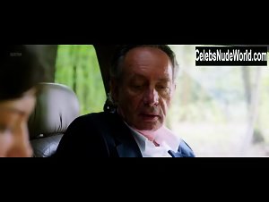 Adele Exarchopoulos Sexy Butt , Sensual in Orpheline (2016) 17