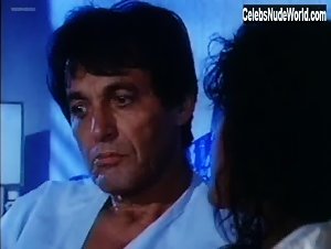 Adriana Russo boobs , Lingerie in Non aver paura della zia Marta (1988) 8