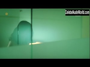 Agnieszka Grochowska Public Nudity , Butt In Nie opuszczaj mnie (2010) 1