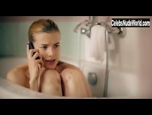 Agyness Deyn Hot , Bathtub In Electricity (2014) 14