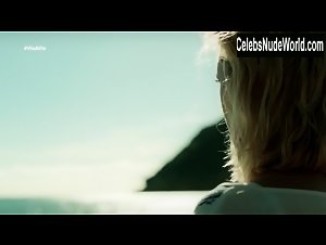 Alba Flores Bikini , Beach Nudity In Vis a vis (series) (2015) 1
