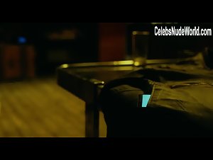Alba Galocha in Plan de fuga (2016) 14