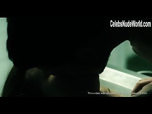 Alba Ribas in El cadaver de Anna Fritz (2015) 13