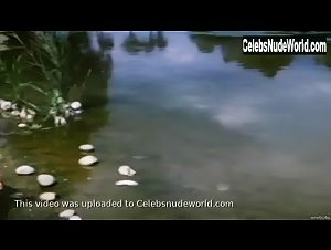 Alena Penz Lake , Outdoor Nudity In Blutjung und liebeshungrig (1972) 20