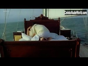 Alessandra Martines in Tout ca... pour ca! (1993) 3