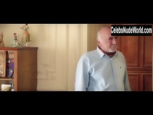 Alexia Barlier in Tu veux... ou tu veux pas (2014) 4