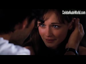 Alexis Bledel in Post Grad (2009) 13