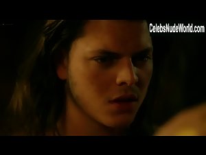 Alicia Agneson in Vikings (series) (2013) 15
