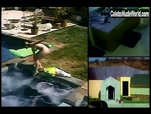 Alicia Bosch Shower , Outdoor Nudity In 7 Lives Xposed (series) (2001) 19