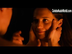 Alicia Vikander in Submergence (2017) 15