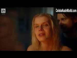 Alina Tomnikov Blonde , Lingerie In Donna (series) (2018) 1
