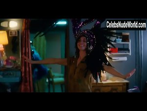 Alison Brie Topless , Bouncing boobs In GLOW (series) (2017) 1