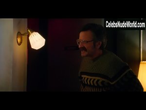 Alison Brie Topless , Bouncing boobs In GLOW (series) (2017) 16