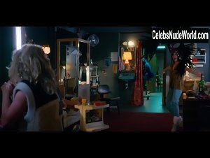 Alison Brie Topless , Bouncing boobs In GLOW (series) (2017) 2
