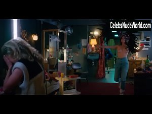 Alison Brie Topless , Bouncing boobs In GLOW (series) (2017) 9