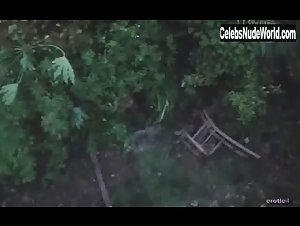 Amanda Ooms Outdoor Nudity , Explicit In Wilderness (1996) 4