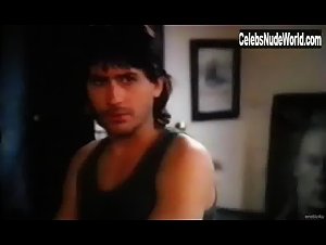 Amanda Ooms Gets Dressed , boobs In Hotel St. Pauli (1988) 10