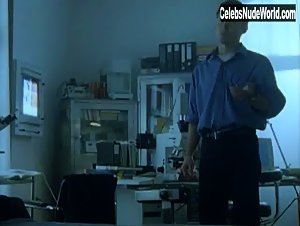 Amanda Ooms in Hunt for CM 24 (1997) 15