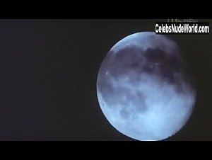 Amanda Ooms boobs , butt In Wilderness (1996) 18