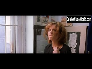 Amanda Peet in Igby Goes Down (2002) 10