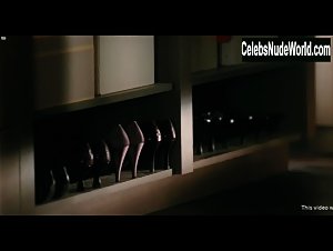 Amanda Seyfried Topless , Lingerie In Chloe (2009) 14
