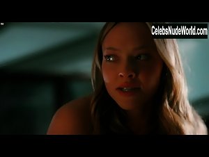 Amanda Seyfried Topless , Lingerie In Chloe (2009) 15