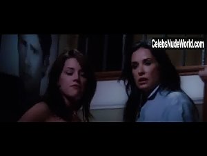Amber Heard sexy , dark scene in Joneses (2009) 19